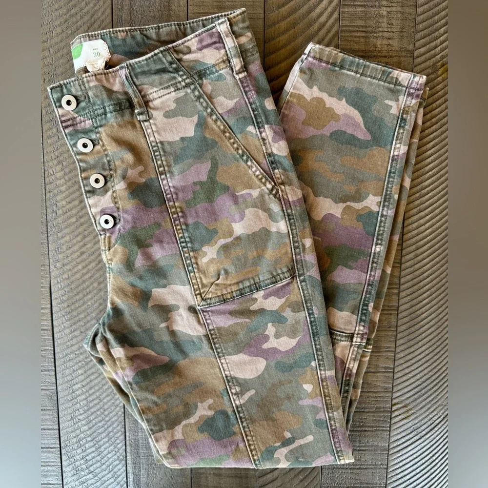 Anthropologie Jefferson Slim Fit Utility Camo Button Fly Jeans Women’s Size 30